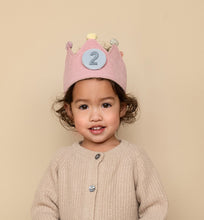 Afbeelding in Gallery-weergave laden, Little Dutch - Verjaardagskroon van stof met cijfers - Roze