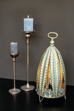 Afbeelding in Gallery-weergave laden, PTMD - Maxxim Gold antique iron LED lantern leafs round