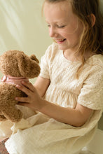 Afbeelding in Gallery-weergave laden, Little Dutch speelgoed Knuffelhond Jackie In Tas