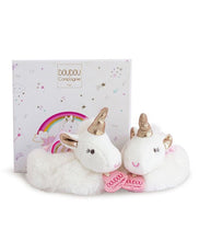 Afbeelding in Gallery-weergave laden, Doudou Geboortegeschenkdoos Eenhoorn babyslofjes met rammelaar - 0/6 maanden