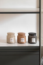 Afbeelding in Gallery-weergave laden, Gusta Geurkaars Apothekerspot Rosewood