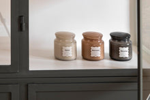 Afbeelding in Gallery-weergave laden, Gusta Geurkaars Apothekerspot Rosewood