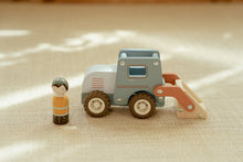 Afbeelding in Gallery-weergave laden, Little Dutch - houten Graafmachine FSC