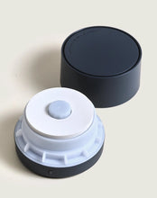 Afbeelding in Gallery-weergave laden, Maison Berger Mist Diffuser Nomad Gris Amber Powder