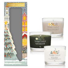 Afbeelding in Gallery-weergave laden, YC 3 Filled Votive Gift Set Passport to the Holidays