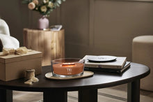 Afbeelding in Gallery-weergave laden, WoodWick Radiant Amber Ellipse Candle