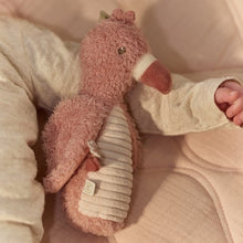 Afbeelding in Gallery-weergave laden, Little Dutch Knijpspeeltje Met Rammel Flamingo - Safari Friends
