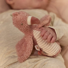 Afbeelding in Gallery-weergave laden, Little Dutch Knijpspeeltje Met Rammel Flamingo - Safari Friends