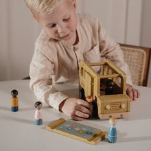 Afbeelding in Gallery-weergave laden, Little Dutch - Schoolbus met poppetjes FSC