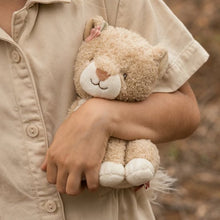 Afbeelding in Gallery-weergave laden, Little Dutch Safari Friends Knuffel Leeuwin - 17 cm