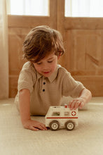 Afbeelding in Gallery-weergave laden, Little Dutch - houten Ambulance FSC