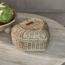 Afbeelding in Gallery-weergave laden, Riviera Maison - Rustic Rattan Heart Storage Basket