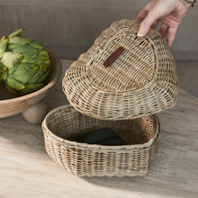 Afbeelding in Gallery-weergave laden, Riviera Maison - Rustic Rattan Heart Storage Basket