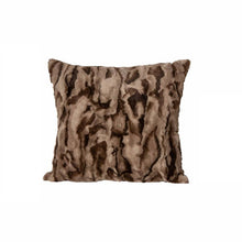Afbeelding in Gallery-weergave laden, PTMD - Clarisse Brown artificial fur cushion square L