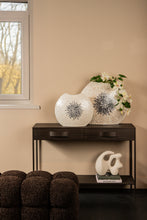 Afbeelding in Gallery-weergave laden, PTMD - Vojtech White oval poly shell bamboo pot ombre L