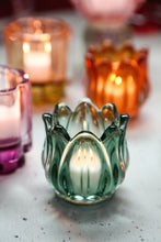 Afbeelding in Gallery-weergave laden, PTMD - Bloomy Green sprayed glass Tulip flower tealight