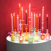 Afbeelding in Gallery-weergave laden, PTMD - Patsye Pink glass tulip bottle candle holder