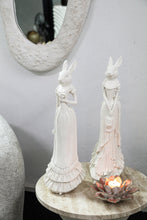 Afbeelding in Gallery-weergave laden, PTMD - Courtnay White poly rabbit shaped statue with hat