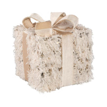 Afbeelding in Gallery-weergave laden, PTMD - Syben Cream fabric present statue with LED L