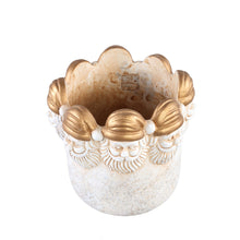 Afbeelding in Gallery-weergave laden, PTMD - Santi Gold cement pot santa head border round M