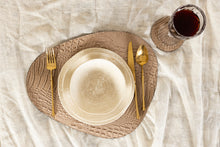 Afbeelding in Gallery-weergave laden, PTMD - Sarahkate Beige vegan leather organic placemat