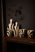 Afbeelding in Gallery-weergave laden, PTMD - Evelin oval ceramic vase with lines S