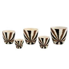 Afbeelding in Gallery-weergave laden, PTMD - Evelin round ceramic pot with lines L