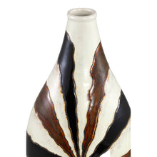 Afbeelding in Gallery-weergave laden, PTMD - Evelin oval ceramic vase with lines L