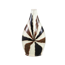 Afbeelding in Gallery-weergave laden, PTMD - Evelin oval ceramic vase with lines L