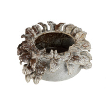 Afbeelding in Gallery-weergave laden, PTMD - Varda Beige ceramic rough pot with leaf details S