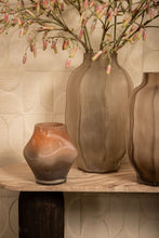 Afbeelding in Gallery-weergave laden, PTMD - Caruso Cream solid glass vase wavy swirl center M