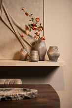 Afbeelding in Gallery-weergave laden, PTMD - Caruso Cream solid glass vase wavy swirl center M