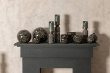 Afbeelding in Gallery-weergave laden, PTMD - Calep Dark Green mosaic glass tealight straight S