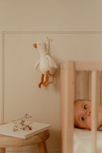 Afbeelding in Gallery-weergave laden, Little Dutch Newborn Naturals Muziekdoosje Little Goose