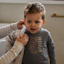 Afbeelding in Gallery-weergave laden, Dirkje T-shirt ls