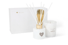 Afbeelding in Gallery-weergave laden, Candle &amp; diffuser giftset - Smile