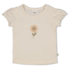 Afbeelding in Gallery-weergave laden, Feetje - T-shirt met crochet bloem - Let Your Dreams Blossom