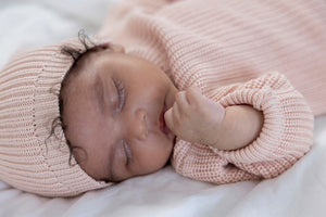 Feetje Mutsje gebreid - The Magic is in You - Roze