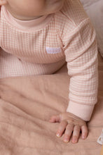 Afbeelding in Gallery-weergave laden, Feetje Pyjama wafel - Oud roze (maat 56 t/m 86)