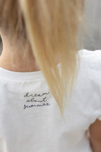 Afbeelding in Gallery-weergave laden, Jubel T-shirt - Dream About Summer