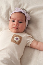 Afbeelding in Gallery-weergave laden, Feetje - T-shirt met crochet zakje - Flower Ranch