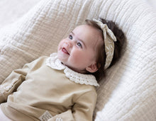 Afbeelding in Gallery-weergave laden, Feetje - Haarband crinkle AOP - Let Your Dreams Blossom
