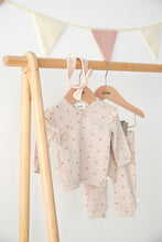 Afbeelding in Gallery-weergave laden, Feetje Overslagshirt rib AOP - Morning Sun
