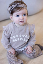 Afbeelding in Gallery-weergave laden, Feetje Flare broek AOP - Better Together