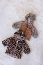 Afbeelding in Gallery-weergave laden, Feetje Teddy jasje met capuchon - Better Together
