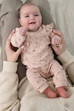 Afbeelding in Gallery-weergave laden, Feetje - Overslagshirt pointelle rib AOP - Fall in Love