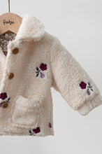 Afbeelding in Gallery-weergave laden, Feetje - Teddy jasje met borduursels - Afternoon Tea