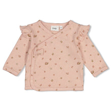 Afbeelding in Gallery-weergave laden, Feetje - Overslagshirt pointelle rib AOP - Fall in Love