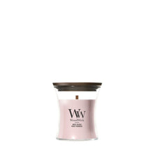 Afbeelding in Gallery-weergave laden, WoodWick Rose Blush Mini Candle