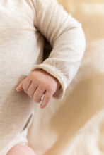 Afbeelding in Gallery-weergave laden, Little Dutch - Romper lange mouw beige met ruches
